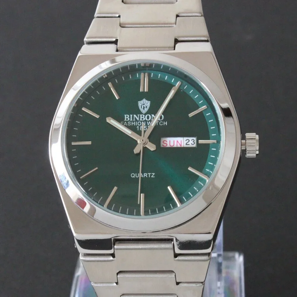 Men's Integrated Bracelet Sports Watch Stainless Steel Radiant Green Dial 40mm